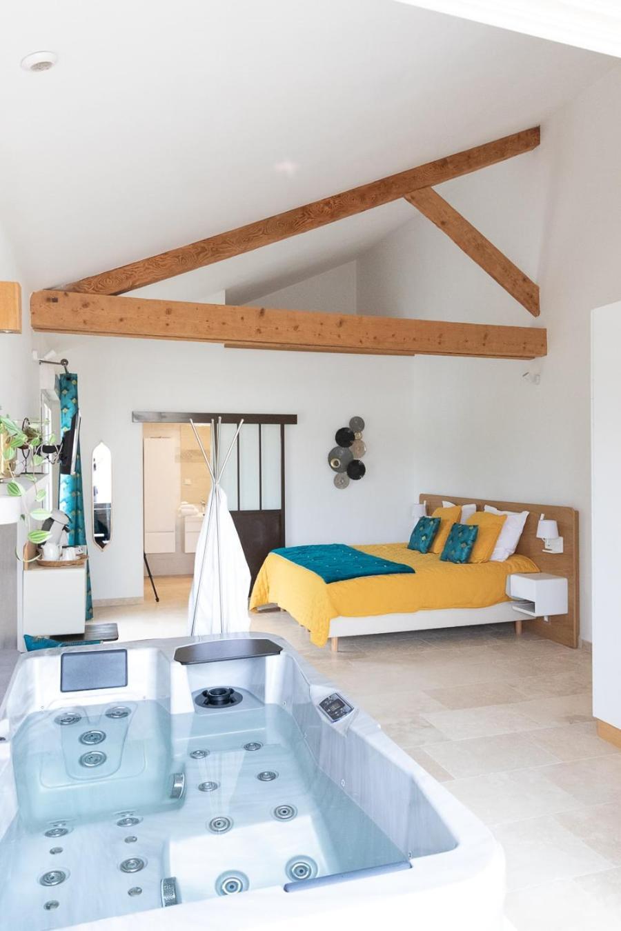 Bed and Breakfast Mas Des Tourterelles Jonquieres  Zewnętrze zdjęcie