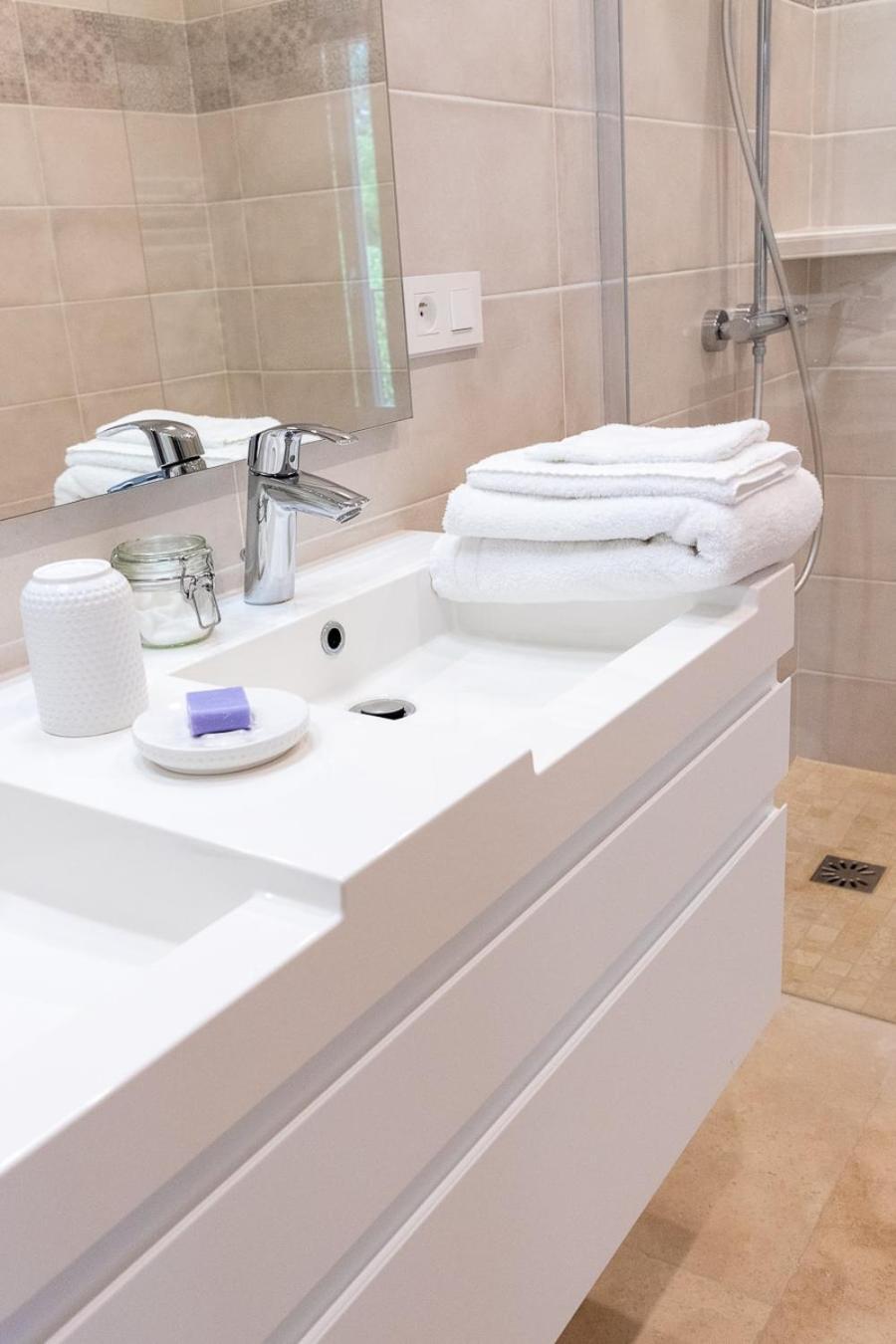 Bed and Breakfast Mas Des Tourterelles Jonquieres  Zewnętrze zdjęcie