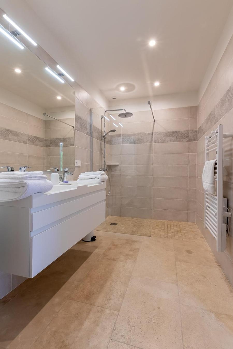 Bed and Breakfast Mas Des Tourterelles Jonquieres  Zewnętrze zdjęcie